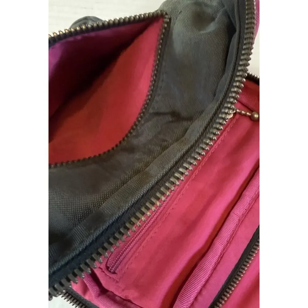Baggallini Gray Quilted Twistlock Logo Pockets Lined Organizer CrossBody